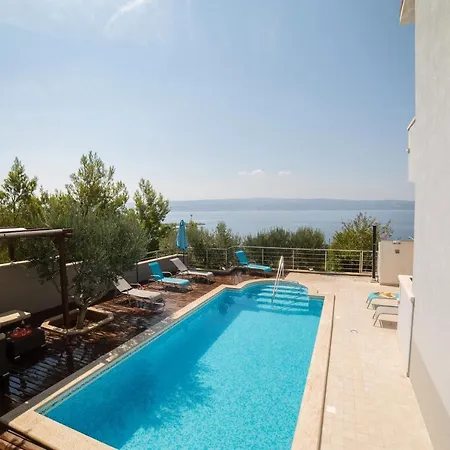 Willa Seaside On A Very Quiet Location, Heated Pool And Panoramic View, 170 M From The Dugi Rat