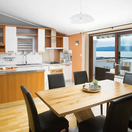 Seaside On A Very Quiet Location, Heated Pool And Panoramic View, 170 M From The * Dugi Rat