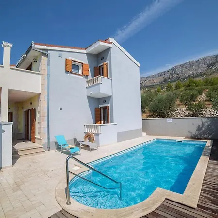 Seaside On A Very Quiet Location, Heated Pool And Panoramic View, 170 M From The Dugi Rat
