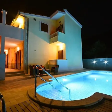 Willa Seaside On A Very Quiet Location, Heated Pool And Panoramic View, 170 M From The