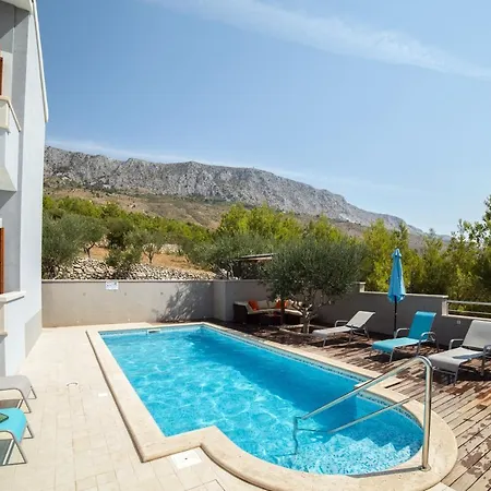 Seaside On A Very Quiet Location, Heated Pool And Panoramic View, 170 M From The Dugi Rat