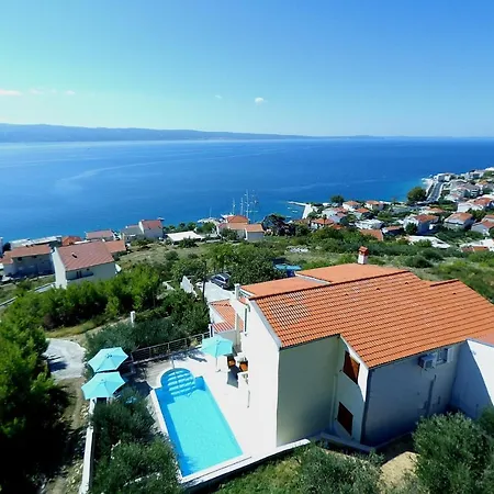 Seaside On A Very Quiet Location, Heated Pool And Panoramic View, 170 M From The *