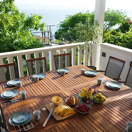 Seaside On A Very Quiet Location, Heated Pool And Panoramic View, 170 M From The
