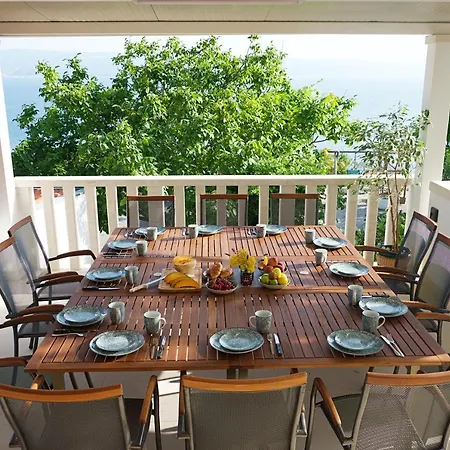 Seaside On A Very Quiet Location, Heated Pool And Panoramic View, 170 M From The