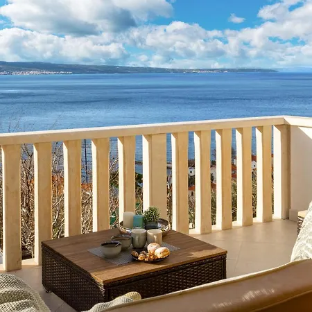 Villa Seaside On A Very Quiet Location, Heated Pool And Panoramic View, 170 M From The *